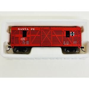 Bachmann Silver HO Santa Fe Animated Stock Car w/ Cattle 19705 New